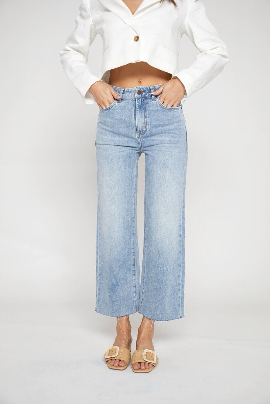 Oliver Logan Aberdeen Wide Leg Crop Jeans Sz 33 Light Wash Zip Fly Raw Hem